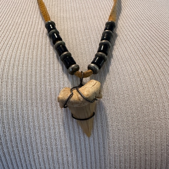 Shark Tooth Pendant Necklace with Suede Chain - Picture 4 of 6